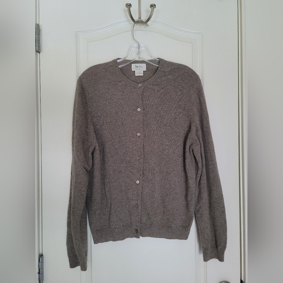 Neiman Marcus Cashmere Buttonup Grey Sweater - Picture 1 of 3